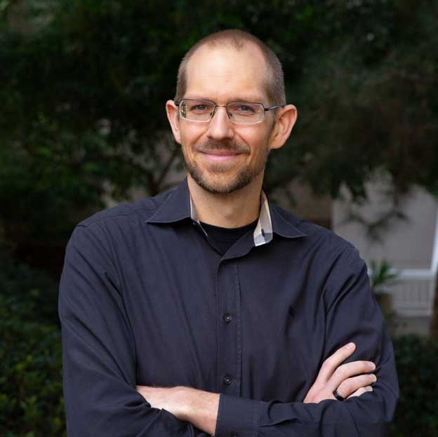 stephen schueller headshot