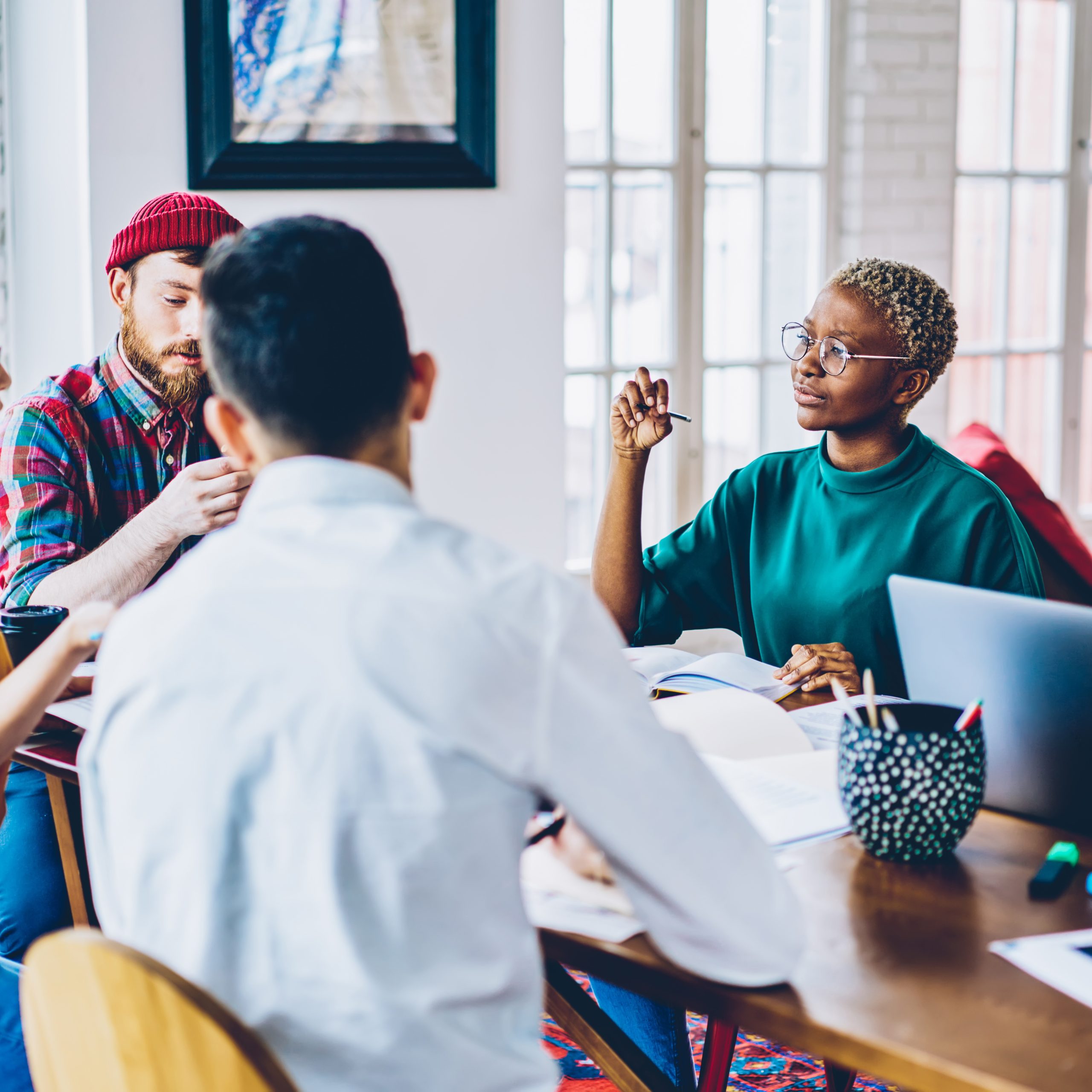 worker-meeting
